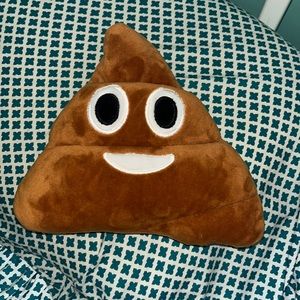 SUPER CUTE POOP PILLOW EMOJI!